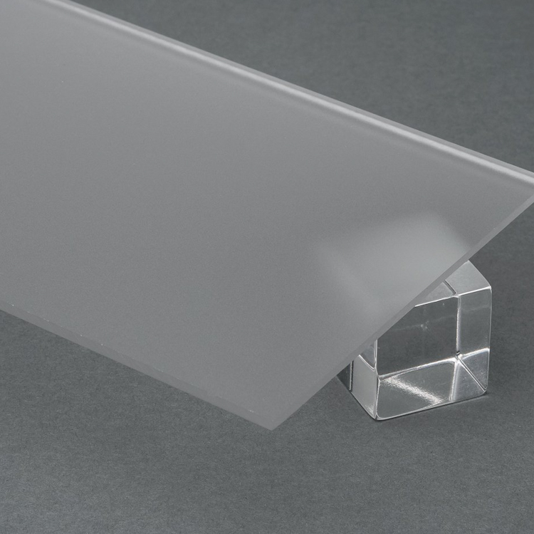 Hoja de plástico acrílico sólido de color plexiglás fundido de cristal transparente de superficie esmerilada HUASHUAITE para material de construcción